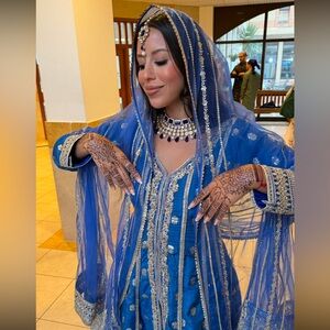 showstopping blue lehenga - only worn once - so stunning IRL